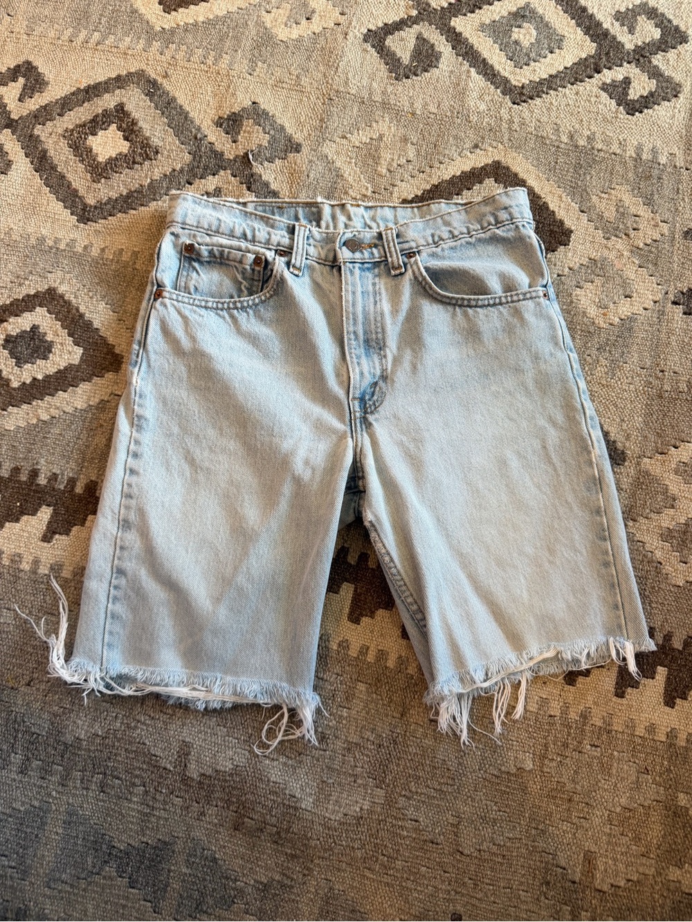 Vintage Levi’s 512 cutoff denim jeans shorts size 28/29